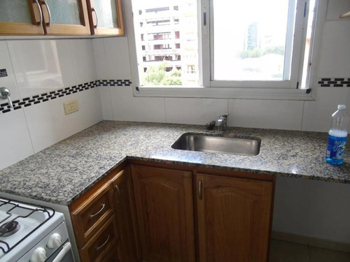 Imagen 3 de 9 de Monoambiente En Venta En La Plata 14 Entre 44 45 Y Al Frente Con Balcon .
