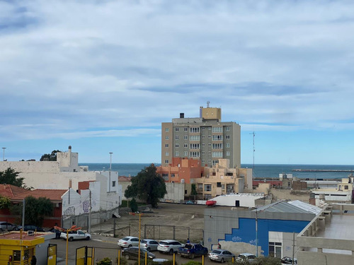 Venta 5 Ambientes En Centro De Comodoro A 3 Cuadras Del Mar