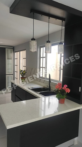 Hermosa Casa Por Estrenar Totalmente Independiente Y Para Entrega Inmediata, En El Valle De Los Chillos, A 5 Min. Del Colibrí, En La Urb. Banco De Fomento, Gestionamos Tu Crédito. Acabados De Lujo.