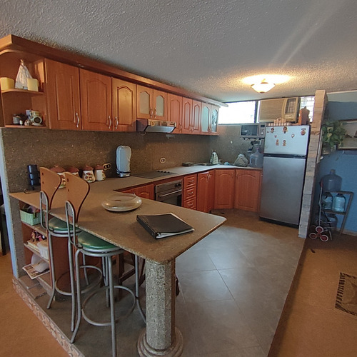 Apartamento En Terrazas Del Puerto I, De 2 Hab 2 Baños 1 Puesto De Estacionamiento. Amoblado. Con Piscina Y Churuata. En La Vía Alterna (barcelona - Puerto La Cruz)