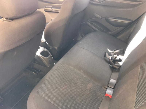 Imagem 6 de 9 de Chevrolet Onix 1.0 Joy 8v Flex 4p Manual
