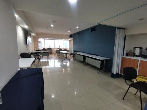 Oficina En Wtc De 141.8 M2 Piso 14