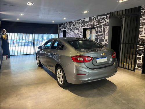 Chevrolet Cruze Cruze 4p 1.4t LT MT