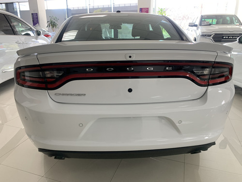 Dodge Charger Police V8 Hemi 5.7 L