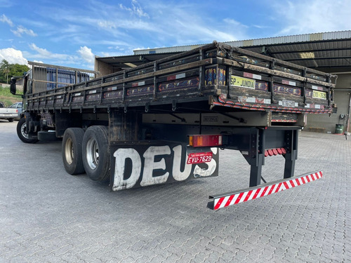 Imagem 4 de 14 de Iveco 240e25 Truck Carroceria De Madeira Constellation Atego