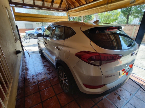 Imagen 4 de 16 de Hyundai Tucson 2016 2.0 Gl 154cv 6at 2wd