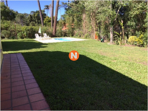 Casa En Venta Y Alquiler, Cantegril, Punta Del Este, 3 Dormitorios.- Ref: 209446