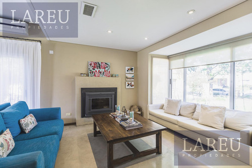 Casa En Venta - Estancias Del Pilar, La Paz.