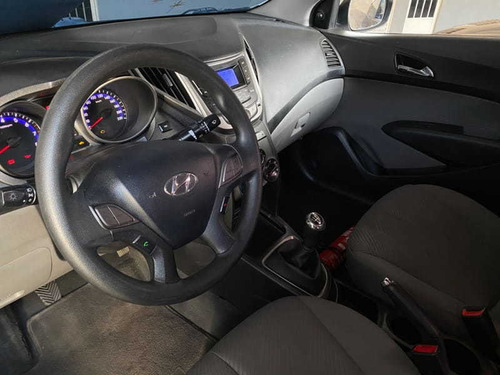 Imagem 4 de 4 de Hyundai Hb20 Sedan Comfort Plus Flex 2014
