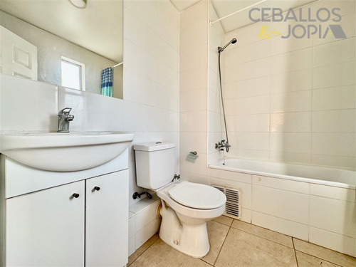 Casa En Venta De 3 Dorm. En Villa Alemana