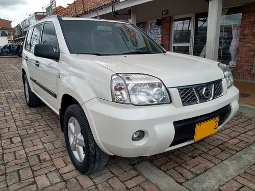Nissan X-Trail 2.5cc MT AA 4X4