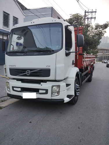 Volvo Vm 220 4x2 2013 / Carroceria 7 Metros
