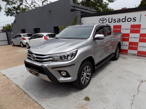 Toyota Hilux srx 4x4 mt