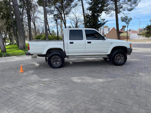Toyota Hilux 2.8 D/cab 4x4 D Dlx