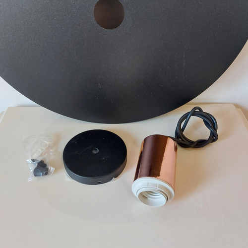 Imagen 2 de 6 de Colgante De Chapa Color Negro Diámetro 40 1 Luz Iluminacion