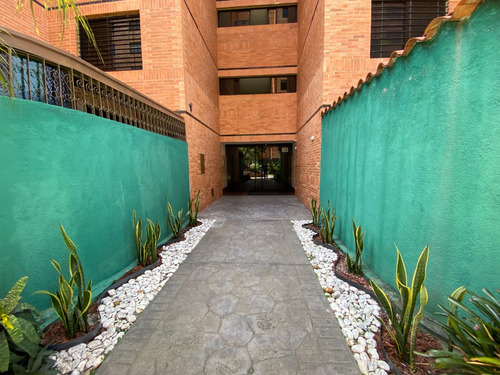 Colinas De La Tahona 152 M2, 3 Hab + Serv, 2 Baños + Serv. 2 P/e Acropolis