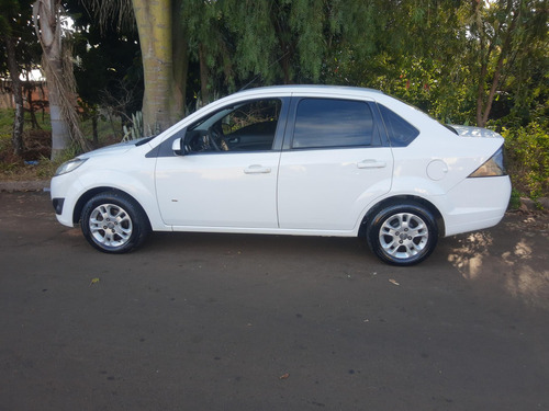 Imagem 6 de 14 de Ford New Fiesta Sedan 1.6 Se (flex)