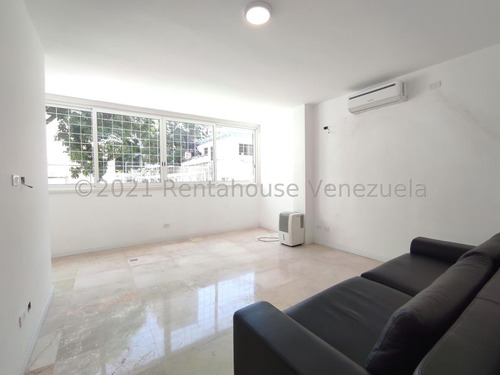 Apartamento En Venta En El Rosal 23-3558 Yf