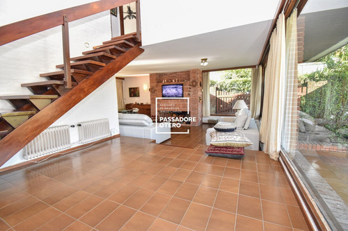 Imagen 2 de 24 de Vende Chalet Playa Mansa Sólida Construcción Gran Parque. (ref: Psd-4800)