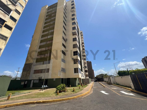 Apartamento En Alquiler Residencias La Llovizna