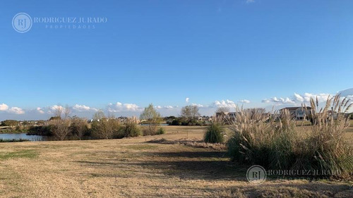Imagen 3 de 17 de Espectacular Lote Al Golf Barrio Golf El Canton Excelentes Vistas 900m2 Terreno