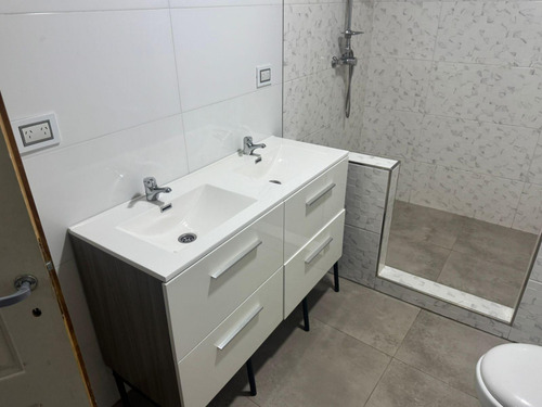 Casa En Venta - 2 Dormitorios 3 Baños - Cochera - 143mts2 - Villa Ballester
