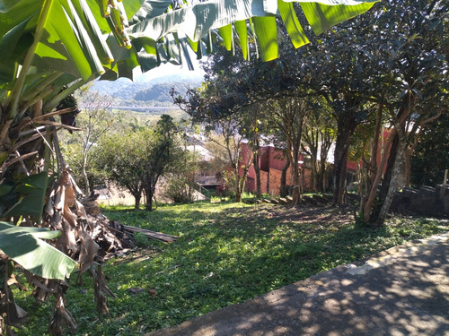 Casa 3 Cômodos+2 Casas + Garagem