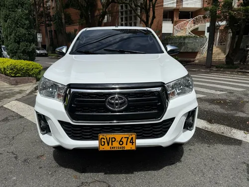 Toyota Hilux 2.4 Mecánica 2020 Diesel 4x4