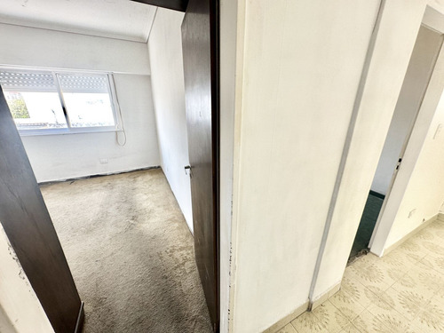 Venta De Departamento En Block Con Cochera Y Terraza