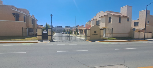 Se Vende Casa De Un Nivel En Fraccionamiento En Real Navarra