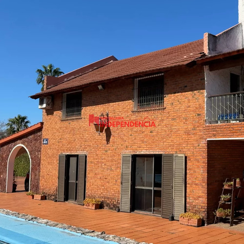 Exclusiva Propiedad De 570 M2 En 3.000 M2 Cuadrados De Terreno
