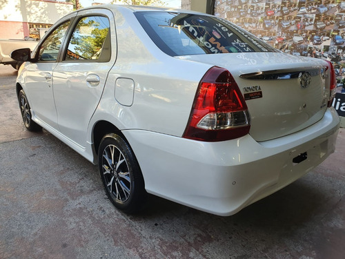 Imagen 17 de 20 de Toyota Etios Xls Pack 1.5 0km 2023