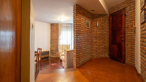 Venta Casa De Tres Dormitorios Con Patio Y Pileta