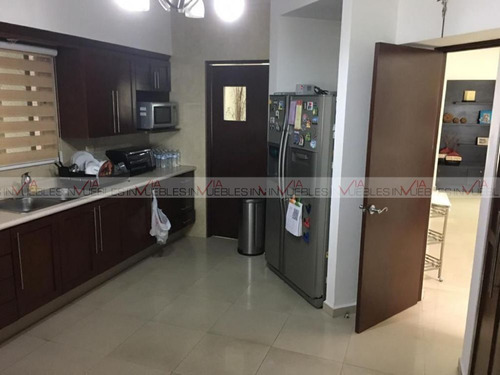 Venta Casa Cumbres 6 D  En Monterrey