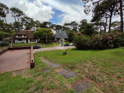 Venta De Casa En Pinares , Punta Del Este- Ref: 30486