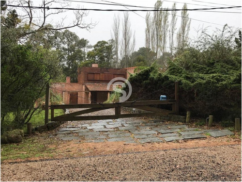 Excelente Casa En Venta En Zona Golf, Financiación - Ref: 4781