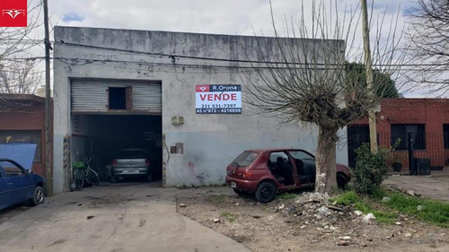 Venta De Galpón En San Carlos (141 Y 47)