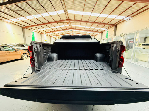 Chevrolet Silverado Custom 2025