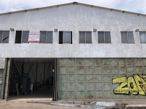 Imagen 2 de 8 de Galpón Comercial En El Centro De La Ciudad
