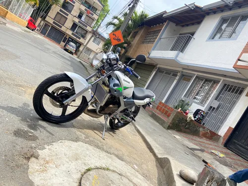 Víctor M Kawasaki