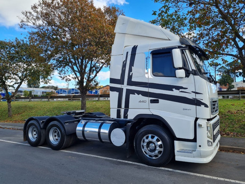 Imagem 8 de 16 de Volvo Fh 440 Trucado 6x2 2010 Automatico Susp Molas C/ar