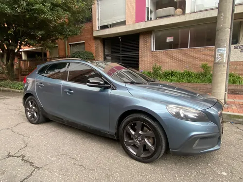 Volvo V40 2.5 T5 Cross Country Awd