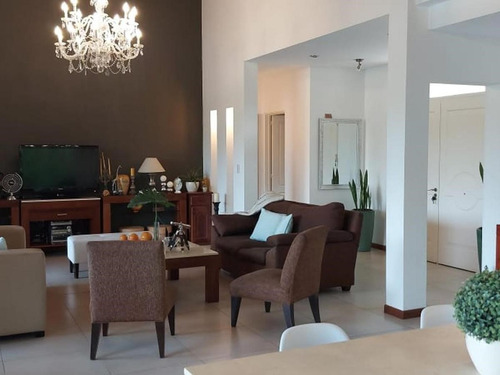 Casa Chalet En Venta En Alamo Alto, Escobar, G.b.a. Zona Norte