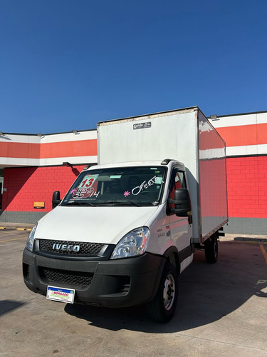Iveco Daily 35s14 Baú 2013