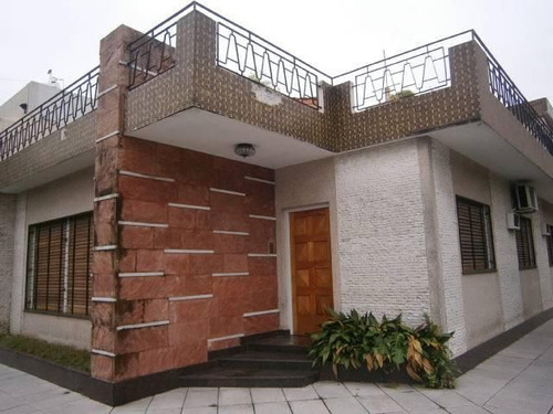 Linda Casa 4 Amb., 2 Plantasy  Sólida Construcción Años ´80