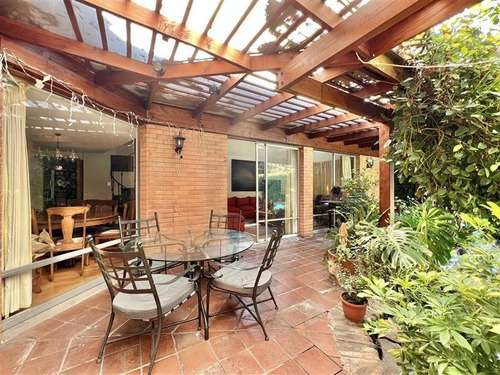 Imagen 12 de 27 de Venta Casa Vitacura Pasaje: Las Encinas