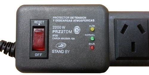 Imagen 2 de 9 de Protector De Tension 2200w Zapatilla 5 Tomas Normaliizado