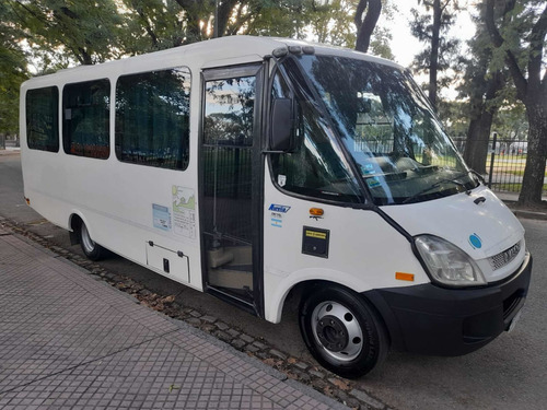 Imagen 3 de 12 de Iveco Dayli Minibus 70c16