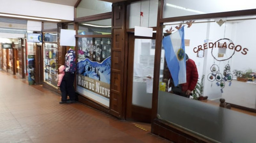 Imagen 2 de 4 de Excelentes Locales Comerciales En Pleno Centro De La Ciudad!