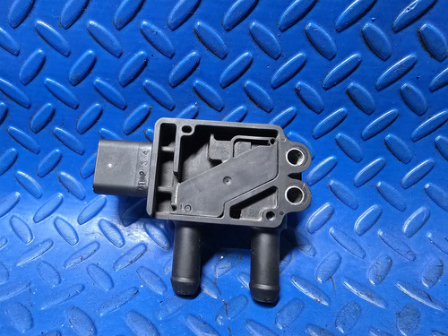 Sensor De Presión De Gases De Diferencial 68312096aa (Usado)